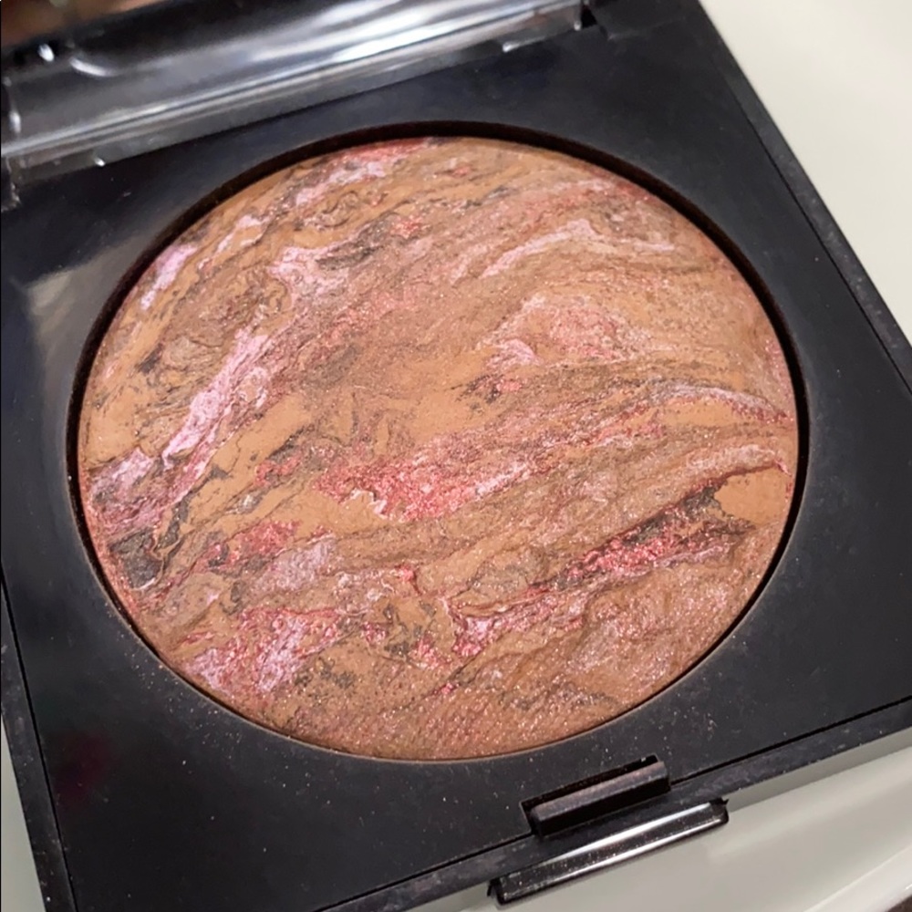 Laura Mercier baked blush bronzer